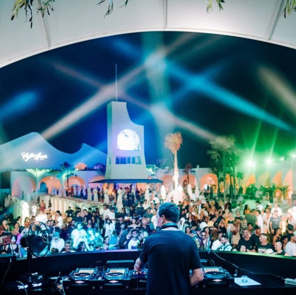 Whats On (13) | Café del Mar Bali